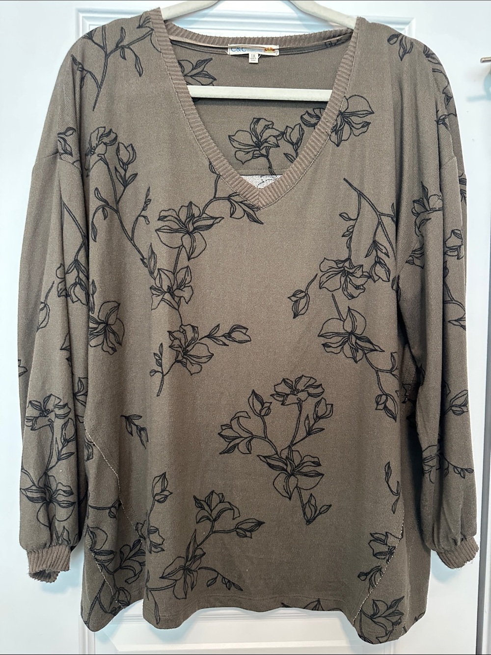 C&C California Taupe Floral V-Neck Knit Top